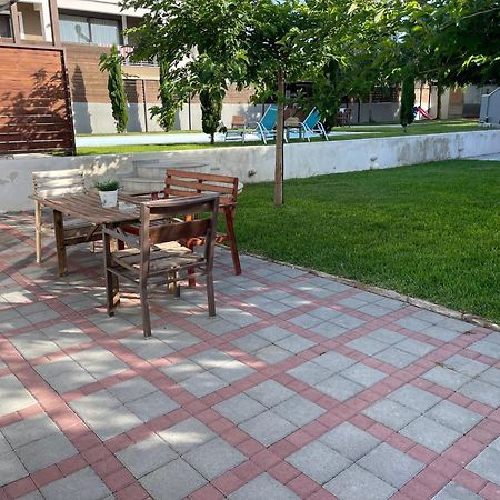 Pool Guesthouse Corinth Buitenkant foto