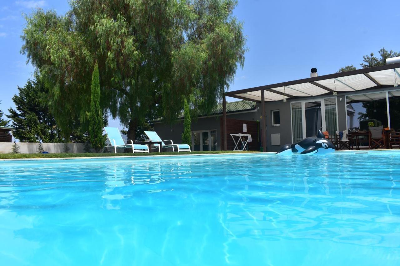 Pool Guesthouse Corinth Buitenkant foto