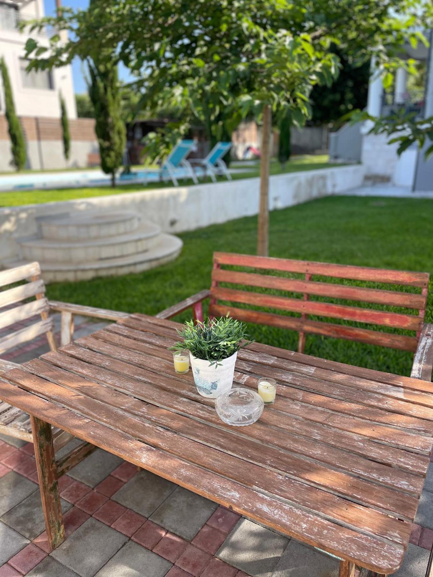 Pool Guesthouse Corinth Buitenkant foto